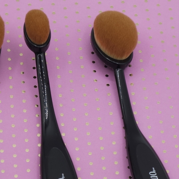 Quo Cosmetics Artisan Brush Set - Picture 5 of 8